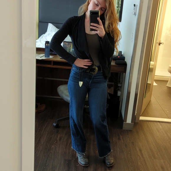 Meet your Posher, Alexa - Picture 6 of 8